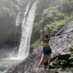 Surabhi Santosh Instagram - Thing of beauty 💚 #naturelover #waterfalls #adventures #shorttreks #alingaling