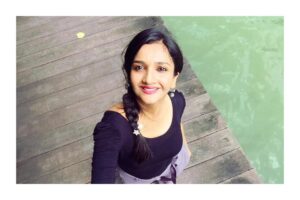 Surabhi Santosh Instagram - #Button ⚫️