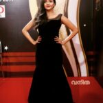 Surabhi Santosh Instagram – #vanithafilmawards2019 
Velvet mermaid gown from @diva_womensclothingstore