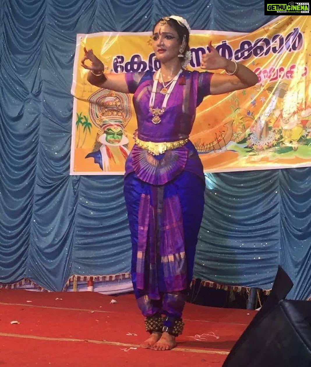 Surabhi Santosh Instagram - You can flow with life and move away from it but at the end, you always go back to dance because once you’ve experienced bliss in this form, you are addicted💯 #happyworlddanceday