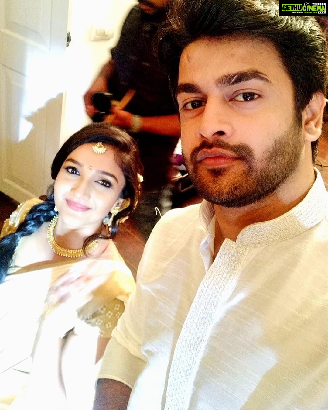 Surabhi Santosh Instagram - So apparently I’m glowing because I’m happy to shoot with him again or maaaybe it’s just the lighting... oh well, you just never know😁 @mrkrrish
