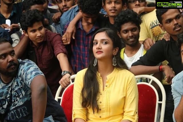 Surabhi Santosh Instagram - #kinavalli promotions in #trivandrum #collegeofengineering #FreshersDay❤️ PC: @_vaisakhanoop_ College of Engineering, Trivandrum