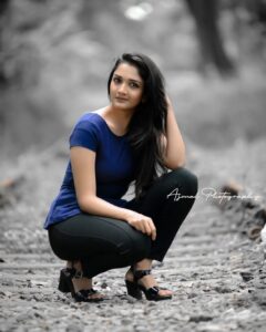 Surabhi Santosh Instagram - Evde okke poyi pose cheyyanam😂 #randomphotoshoot @ajmal_photography_ 💕