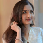 Surabhi Santosh Instagram - Thank you @jeffysketches for the clicks❤️ #kinavalli #audiolaunch