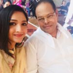 Surabhi Santosh Instagram - #betweenshots #malaylamfilm #myreeldad #actinglegands #kuttanadanmarpappa