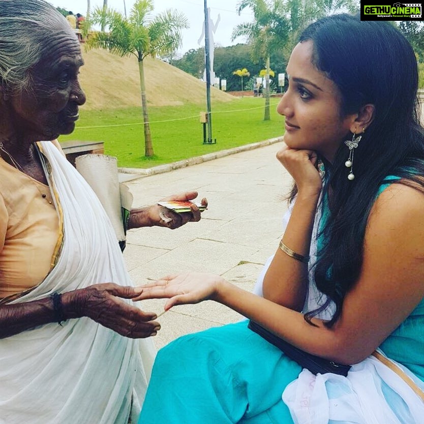 Surabhi Santosh Instagram - She had such good things to say❤️ #palmistry #superstitions #curiousme #livingtill100 #happyvaishu PC: @aju_muhammed
