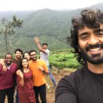 Surabhi Santosh Instagram - When work gets you to the most amazing people❤️ #mysquad #strangersturnedfriends #friendsturnedfamily #livingthegoodlife #luckyme #happyvaishu