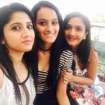 Surabhi Santosh Instagram - #hoursjustflyby #girlsdayout ❤️ Cafe Azzure