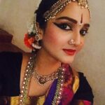 Surabhi Santosh Instagram - #deckedup #templejwellery #bharatanatyam #dance #dancerpose #dancie #prettyorscary 😛😛