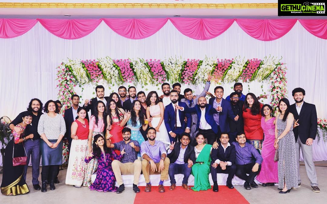 Surabhi Santosh Instagram - So much joy in a single pic! #celebrations #muchlove #happiness #familynotfriends❤️