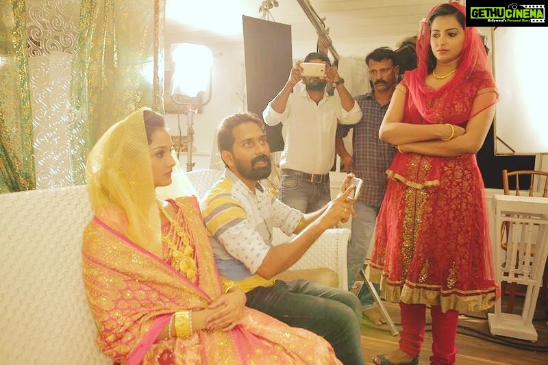 Surabhi Santosh Instagram - #shoottimes #muslimbride #ads #differentcharacters #somethingneweverytime #thisiswhyiloveit❤️