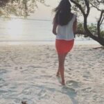 Surabhi Santosh Instagram - Laugh everyday… Love beyond measure… Live every moment… What else is life for???❣️ #youonlyliveonce #lovehard #travelwell #experiences #travelstories #gilitrawanganisland #gilistories Gili Trawangan Lombok