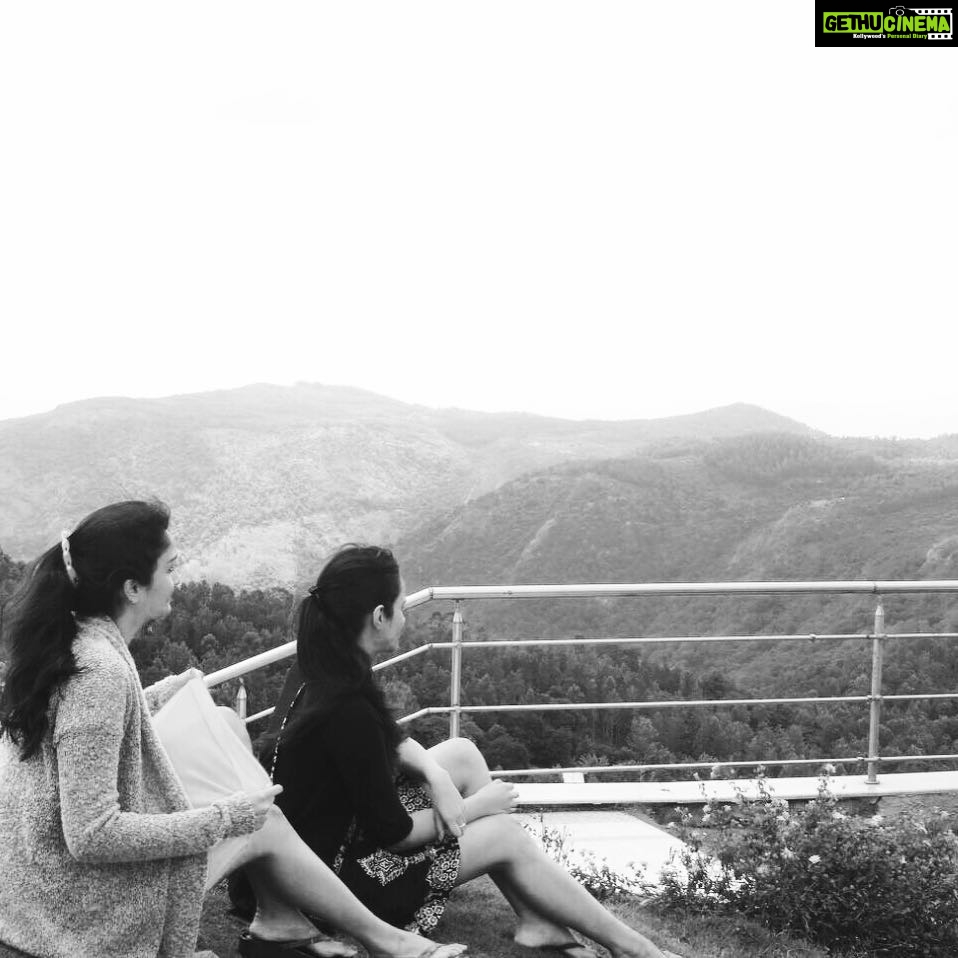 Surabhi Santosh Instagram - #earlymornings #coolbreeze #amazingview #bestie = #bestholidays ☺️ Yercaud