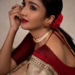 Surabhi Santosh Instagram - Scarlet. Subtle. Sensuous✨ Photographer: @rajeesh_tk MUAH: @karishmauthappa_makeup Styling: @kavithasantosh29 Saree: From @kavithasantosh29 closet Assistants : @goolluu @akash.nair11