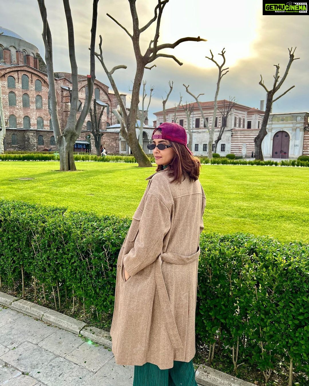 Surveen Chawla Instagram - See if you can FIND the CAPTION in the images.