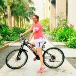 Surveen Chawla Instagram - Rolling into the best days of winter by doing what I love the most!🚴🏻‍♀️ The Earth loves us, it’s time to show our love as well! #ridersforchange is a brilliant initiative and i am absolutely thrilled to be a part of this and to do my bit to make the world a better place. An Initiative by @ridersindiaofficial and my friend @moin.kashmiri