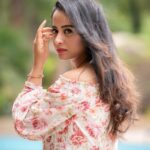 Swathi Deekshith Instagram - Never Bend your head..always hold it high… Look the world straight in the eye ✨ 📸 @kapture_aj #shinebright #photographylife #photoshoot #actorslife #swathideekshith #instagood #instamood #instagirl #instareels #reelitfeelit #lovelife #travel #beclassy #onelife