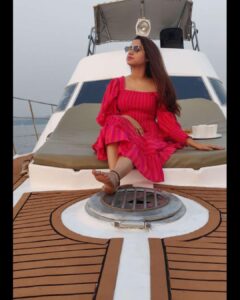 Swathi Deekshith Instagram - 🛥 🌊 🎶 🌅