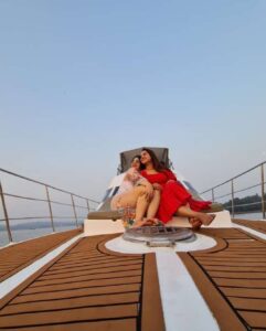 Swathi Deekshith Instagram - 🛥 🌊 🎶 🌅