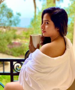 Swathi Deekshith Instagram - Sip a glass of green tea 🍵 🍃 gracefully and be glad that ur safe at home:) #stayhome #stayhealthy #staysafe #jordandiaries #deadsea #kempinskihotel Dead Sea, Jordania