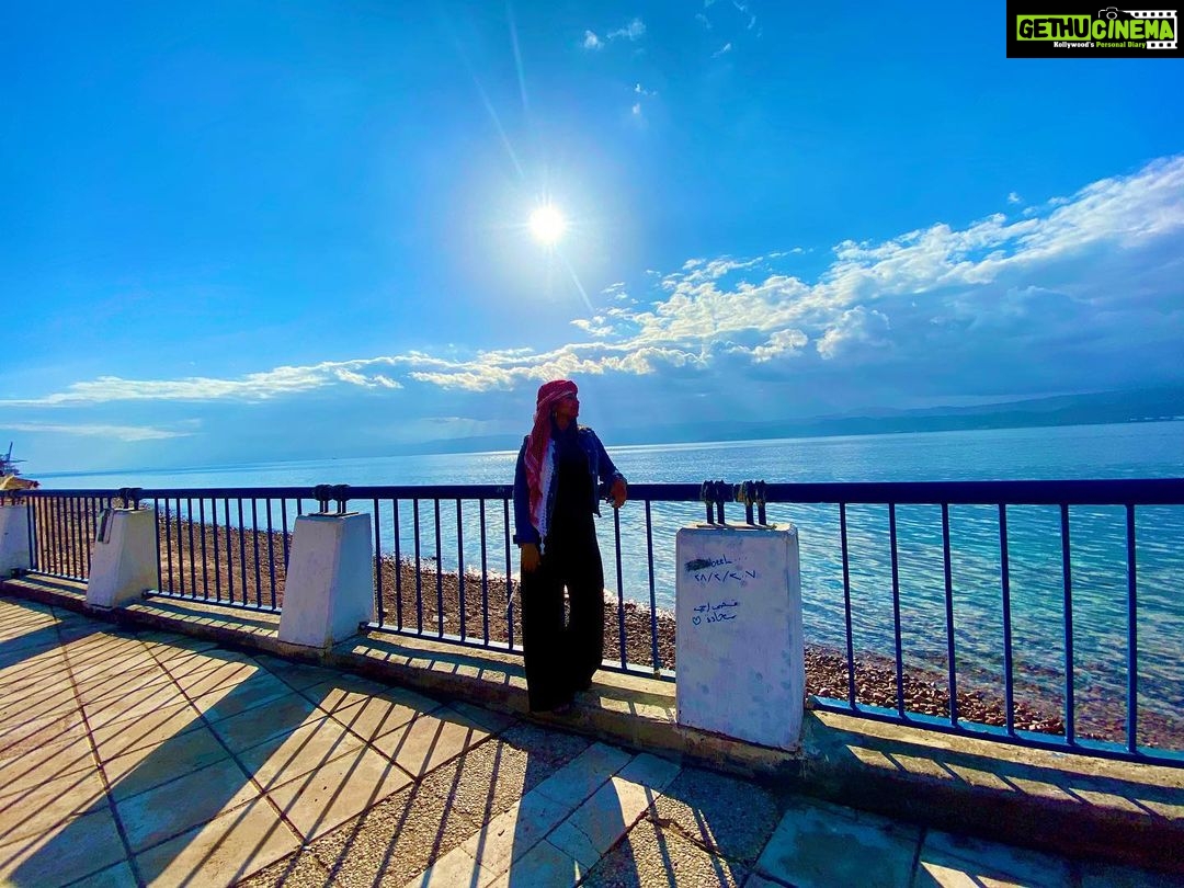 Swathi Deekshith Instagram - At the #redsea which connects the 4countries #jordan #israel #egypt #saudiarabia ❤️ #travel #world #myself #solotrip Aqaba