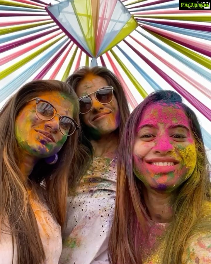Swathi Deekshith Instagram - Holi2020!!