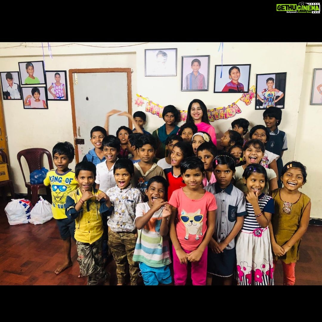 Swathi Deekshith Instagram - Happy children’s day 💓 !!! #smiles #children #puresoul #blessed Sahrudaya Foundations