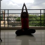 Swathi Deekshith Instagram - 🌸“Yoga is the journey of the self, through the self, to the self.” – The Bhagavad Gita🌸❤️ “Let your practice be a celebration of life” 🧘‍♀️ #internationalyogaday #yogalife #yogini #yoga #peace #meditation @bodhi_yoga_academy @vyshyoga97 @prarthanapatel81