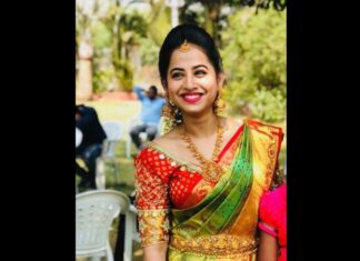 Swathi Deekshith Instagram - #smiles #throwbackpicture #weddings #Indian girls #pattusaree #happiness #traditional