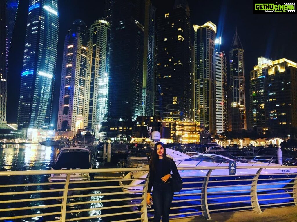 Swathi Deekshith Instagram - Night to remember ❤...big thanks to @suhaibrumi @estherrajk @bhavna_deekshith #loves #dubai Dubai, United Arab Emirates