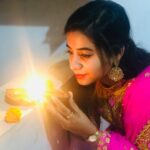 Swathi Deekshith Instagram - Wishing everyone a very happy deepavali:) 💥☄️☺️😘💖