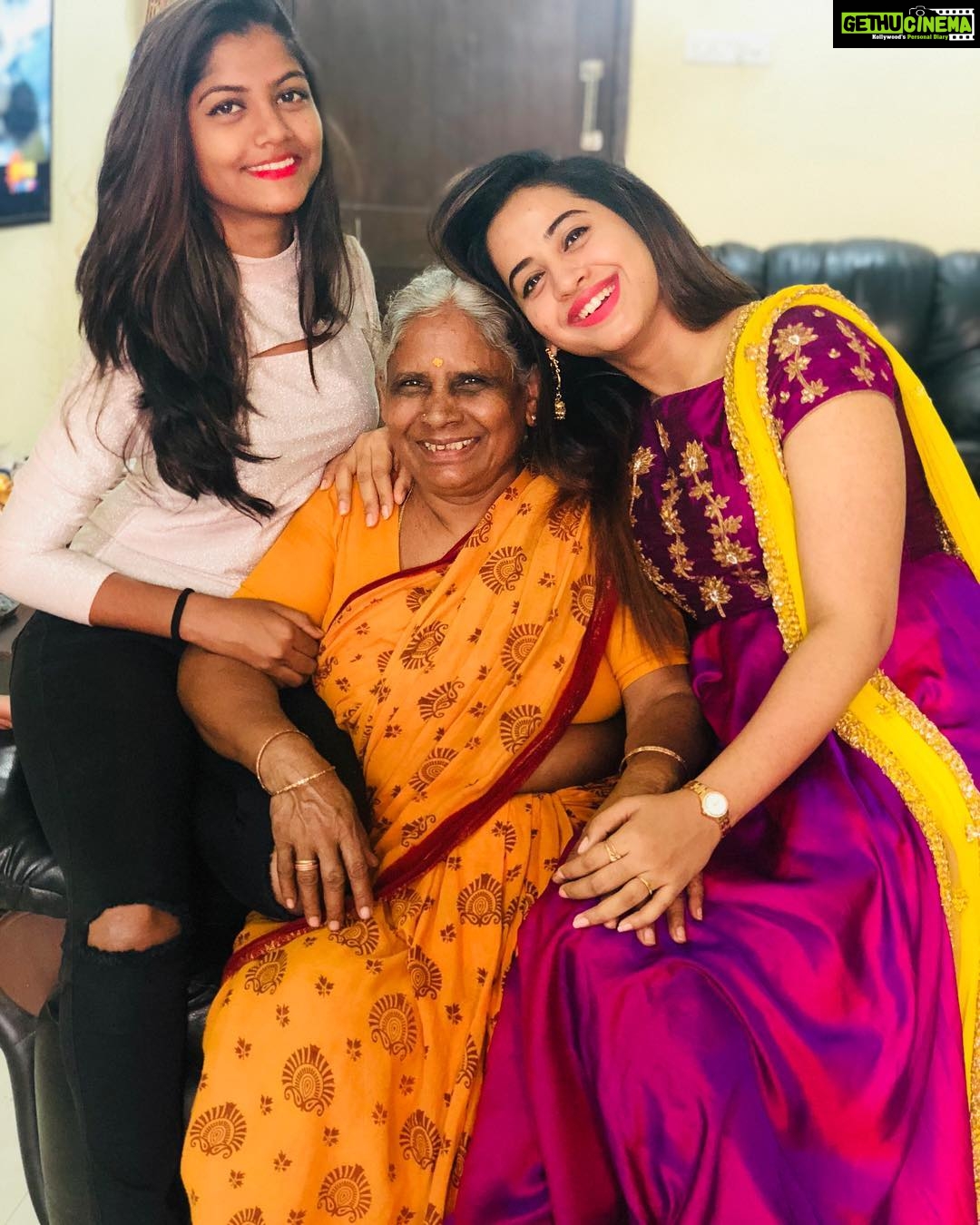 Swathi Deekshith Instagram - Ammama❤️ #dussera2018 #festivevibes #happiness ,outfit - @elakshihouse