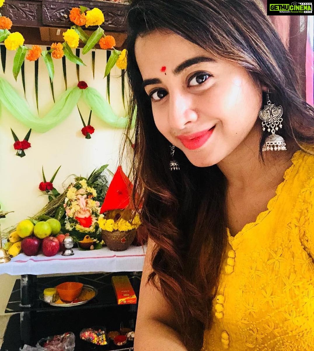 Swathi Deekshith Instagram - Vinayaka chavathi subhakankshalu 😊 #vinayakachavithi2018 #blessings