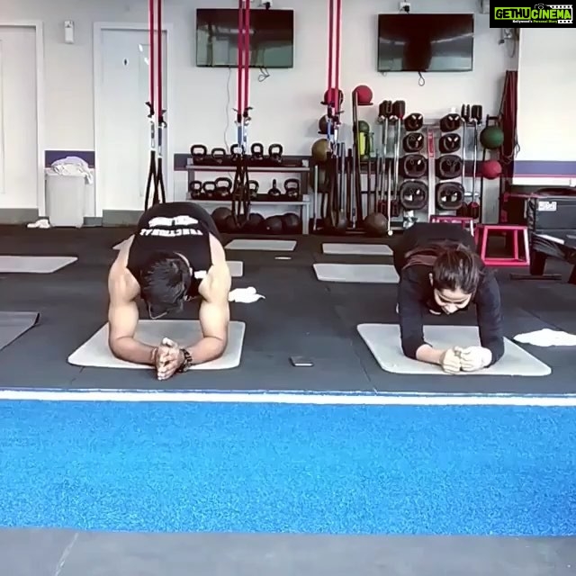 Swathi Deekshith Instagram - #Repost @mohammednawabsohail with @get_repost ・・・ The plank challenge. That was a good one👌🏻 @swathideekshith Uh really have a strong core girl. #f45jubileehills #f45coach #f45trainingchallenge F45 Training Jubilee Hills