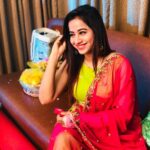 Swathi Deekshith Instagram - 💓 #abouttoday #friendsengagement #fun #laughs #onelife #smiles
