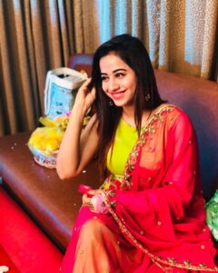 Swathi Deekshith Instagram - 💓 #abouttoday #friendsengagement #fun #laughs #onelife #smiles