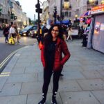 Swathi Deekshith Instagram – #oxfordstreet #happyfaces #onelifetolive #loveyourself #bringpositivity #bringlaughter #walk #istagirl #instaday #istamood