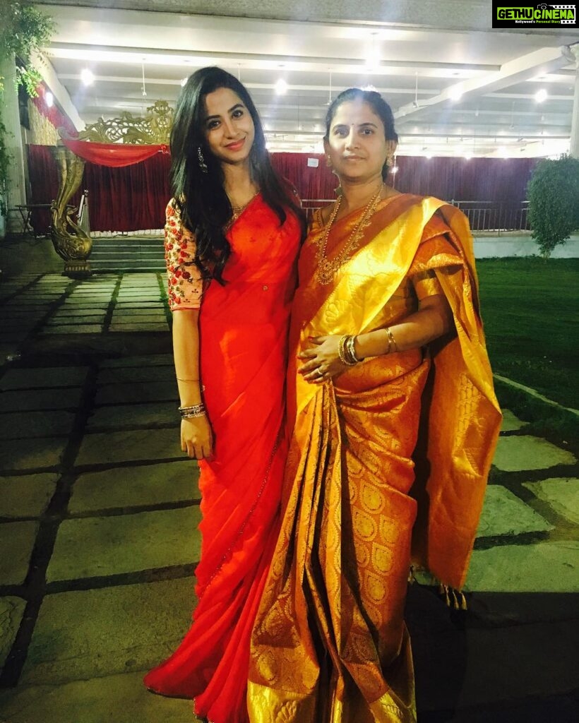 Swathi Deekshith Instagram - #weddingscenes♥ #momanddaughter #photography #traditional #aboutlastnight #happyfaces