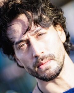 Tiger Shroff Instagram - 👀☀️