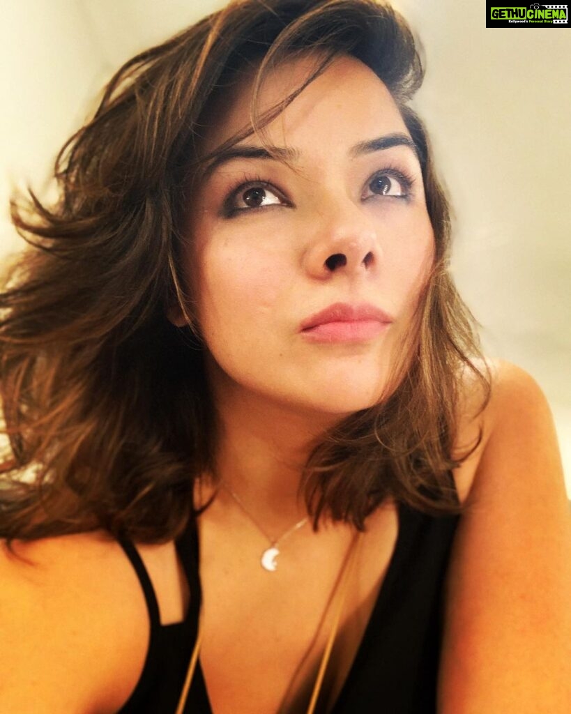 Udita Goswami Instagram - Hi guys! Hope you all are well. So its time I admit and confess, I don’t know how to take selfies. Heck I don’t even know which is my best angle or profile. I basically don’t know how to pose for insta! 🤦🏽‍♀ I see people are acing it on Instagram. I don’t post cuz I don’t know what to. And what and who to tag or hashtag. Everything is so over the top and superficial. Why is it even needed?! Everything is to trend. That’s not the person I am. I have always been a very very private person. I live in hibernation I guess till there is an absolute need to be out. And I like it that way. Someone once told me it’s good to post 3 pics in a row to be cool and have a smart page. I did and I am stuck with posting 3 pics on the grid and that has made me even more wary of what this whole Insta works is. Who has the time to think so much?! Atleast not me. So here I am posting one single pic not caring a damn about how the grid looks and giving my best profile without any filter yet trying to be cool, in my head atleast. 🙅🏽‍♀So for the followers who have followed me with absolute no need to do so if I may say so cuz I am Mr India always who disappears. Thank you and take care and please be real and you. Signing off till I slowly post 3 more pics to make my distorted grid even now, ha ha. 🧚🏽‍♂❤ P.S my interest is in food! I love my food! I live to eat and not the other way round. Maybe I will post what is me. That is food! That will make me super happy! Like Po the panda 🐼 Cheers. 🤟🏽