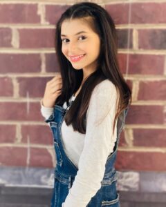 Vaishnavi Ganatra Instagram - ʙᴇ-ʏᴏᴜ-ᴛɪꜰᴜʟ 💙

#instagram #insta #pictureoftheday #ootd #trending #outfitoftheday #aesthetic #blue #explore #explorepage #wohtohaialbelaa #priyasharma #priya #positive #gratitude #vaishnaviganatra