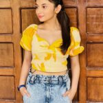 Vaishnavi Ganatra Instagram – you are my ☀️ my 🌙 and all my ⭐️’s

#instagram #insta #pictureoftheday #yellow #ootd #trending #outfitoftheday #aesthetic #wohtohaialbelaa #priyasharma #priya #positive #gratitude Mumbai, Maharashtra