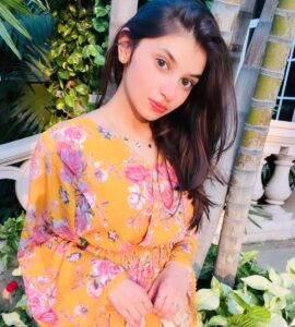 Vaishnavi Ganatra Instagram - when the sun goes down, that’s when you see me glow ☀️💛

#instagram #insta #pictureoftheday #ootd #trending #outfitoftheday #aesthetic #sunkissed #positive #gratitude