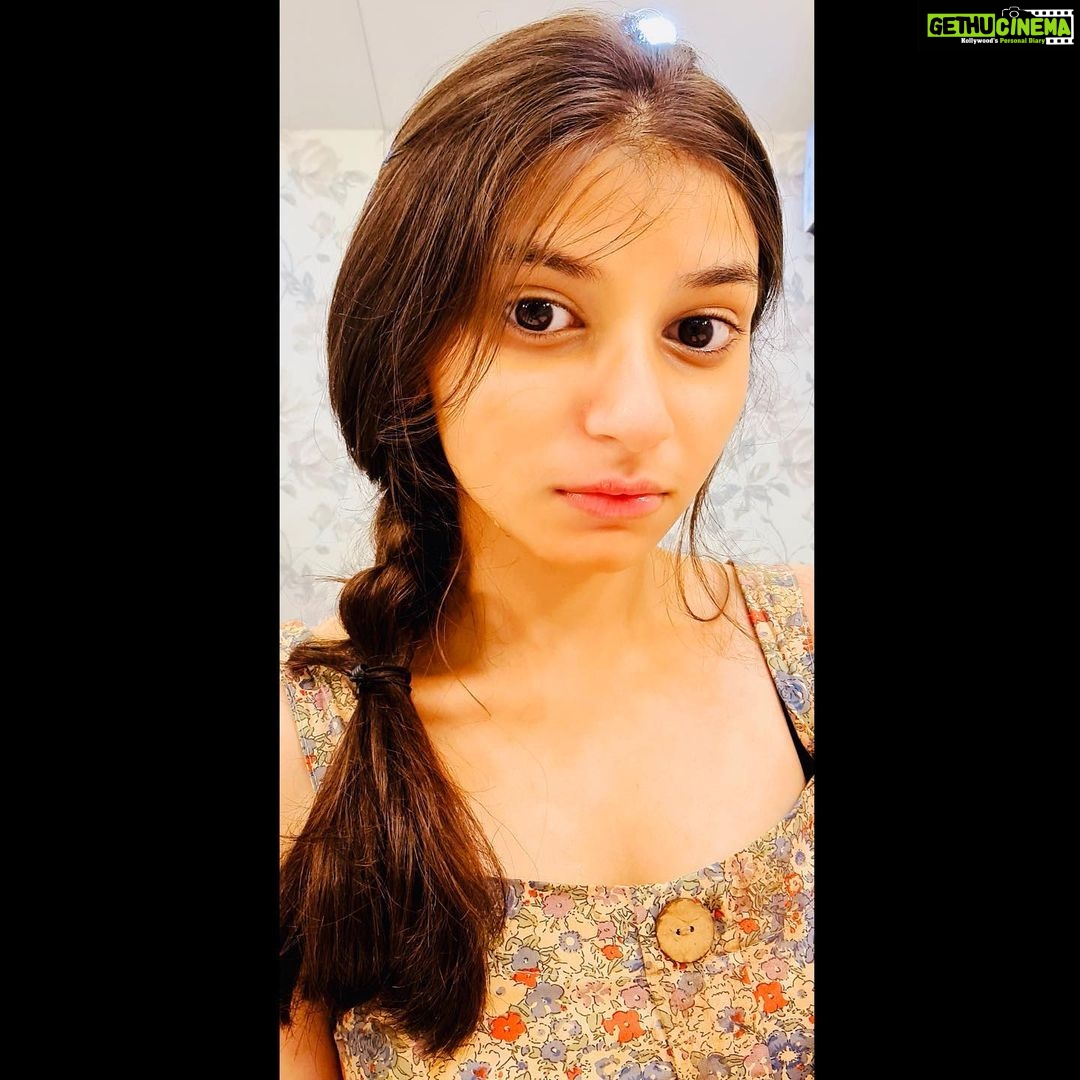 Vaishnavi Ganatra Instagram - these are the days we live for 🌻 #instagram #explore #explorepage #instadaily #photooftheday #instalike #actor #actorheadshots #fashion #instagood #positive #goodvibes #goodvibesonly #gratitude Mumbai, Maharashtra