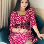 Vaishnavi Ganatra Instagram - catch flights, not feelings 🤭✈️ #instagram #insta #explore #explorepage #workmode #shootmodeon #shootmode #photooftheday #instadaily #positive #positivevibes #goodvibesonly #gratitude