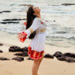 Vaishnavi Ganatra Instagram – 𝚊𝚕𝚕 𝚒 𝚗𝚎𝚎𝚍 𝚒𝚜 𝚊 𝚐𝚘𝚘𝚍 𝚍𝚘𝚜𝚎 𝚘𝚏 𝚟𝚒𝚝𝚊𝚖𝚒𝚗 𝚜𝚎𝚊 🌊🤍

#foryoupage #foryou #fyp #explorepage #explore #trending #instagram #instagood #instadaily #fashion #feelinggood #aesthetic #ootd #goa #beach Anjuna Beach, Goa