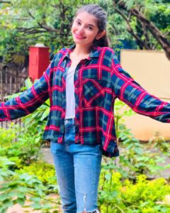 Vaishnavi Ganatra Instagram - it’s flannel season 🍓

#instagram #insta #pictureoftheday #ootd #trending #outfitoftheday #aesthetic #explore #explorepage #priya #priyasharma #wohtohhaialbelaa #wtha #flannel #monsoon #natural #positive #gratitude #vaishnaviganatra