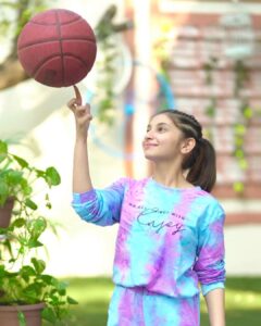 Vaishnavi Ganatra Instagram - so i give it a shot, give it all that i’ve got 🏀

#instagram #insta #pictureoftheday #ootd #trending #outfitoftheday #aesthetic #explore #explorepage #priya #priyasharma #wohtohhaialbelaa #wtha #basketball #sporty #photoshoot #natural #positive #gratitude #vaishnaviganatra