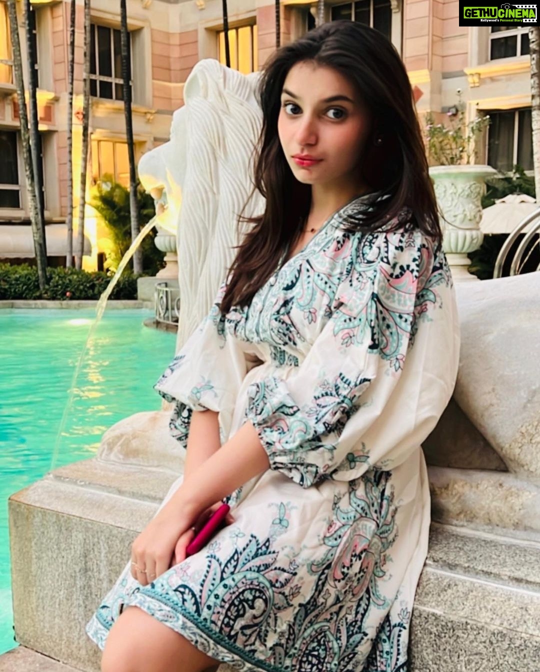 Vaishnavi Ganatra Instagram - π¬ππ‘π π¨π₯ππ§ππ©, π¨π€ππ© ππππ§π©, π¨π¬πππ© π¨π€πͺπ‘ ππ #instagram #insta #pictureoftheday #ootd #trending #outfit #bythepool #positive #gratitude Mumbai, Maharashtra