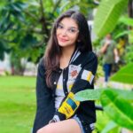 Vaishnavi Ganatra Instagram - सागर जैसी आँखों वाली ये तो बता तेरा नाम है क्या 🌿 #instagram #insta #pictureoftheday #ootd #trending #outfitoftheday #aesthetic #explore #explorepage #nature #natural #positive #gratitude #vaishnaviganatra Mumbai, Maharashtra